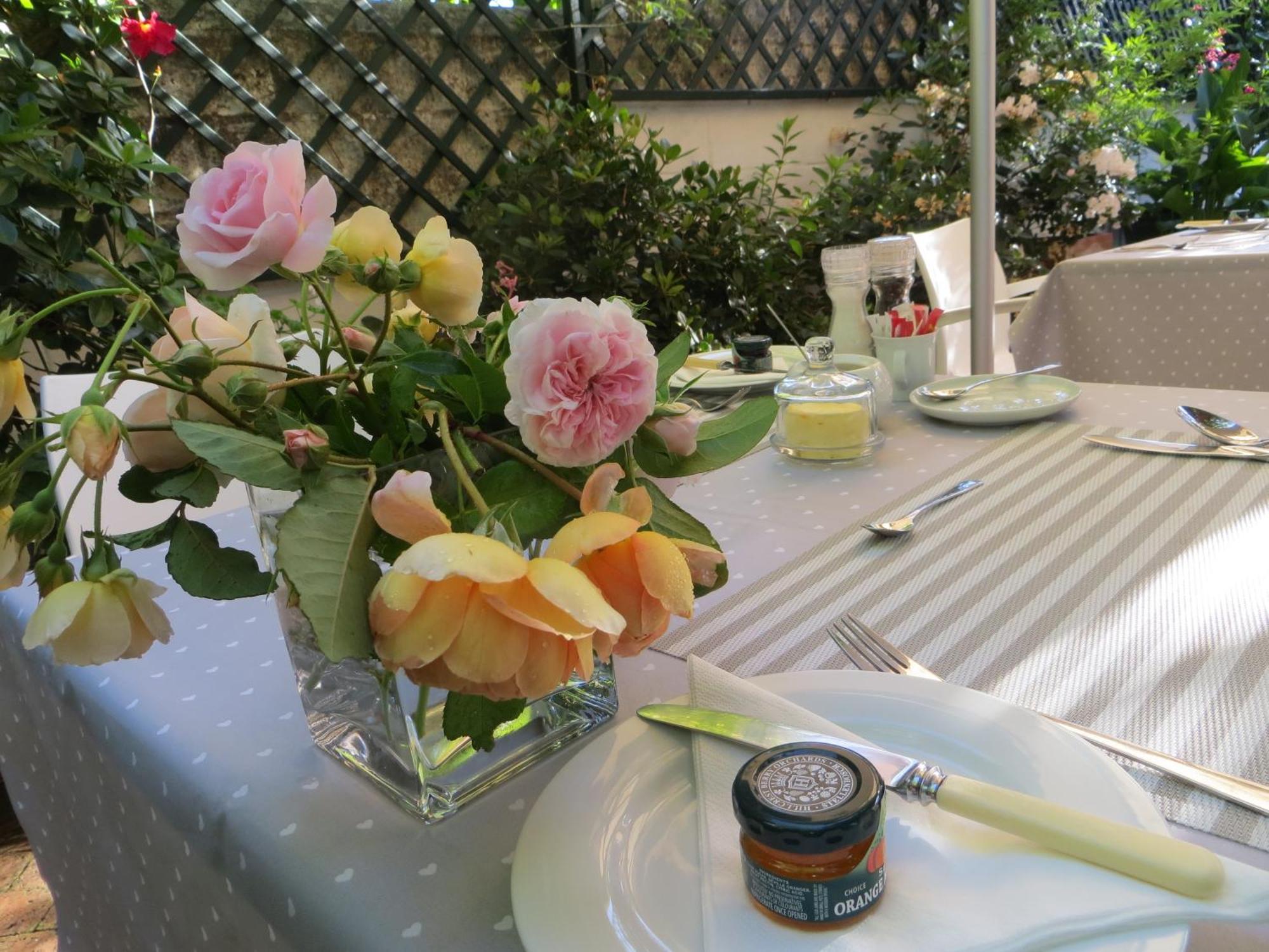 Penelope'S Stellenbosch Bed & Breakfast Exterior photo