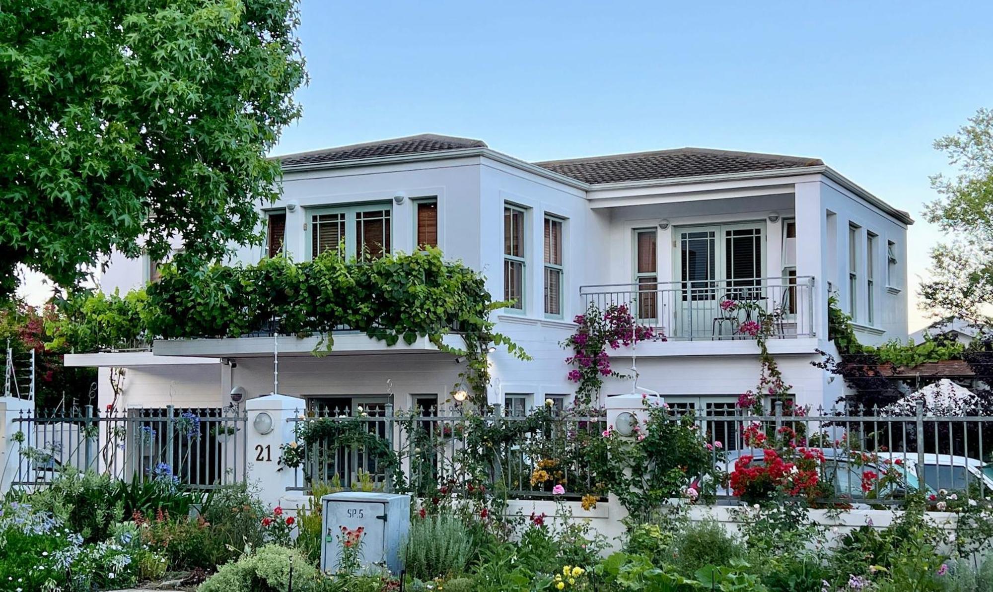 Penelope'S Stellenbosch Bed & Breakfast Exterior photo