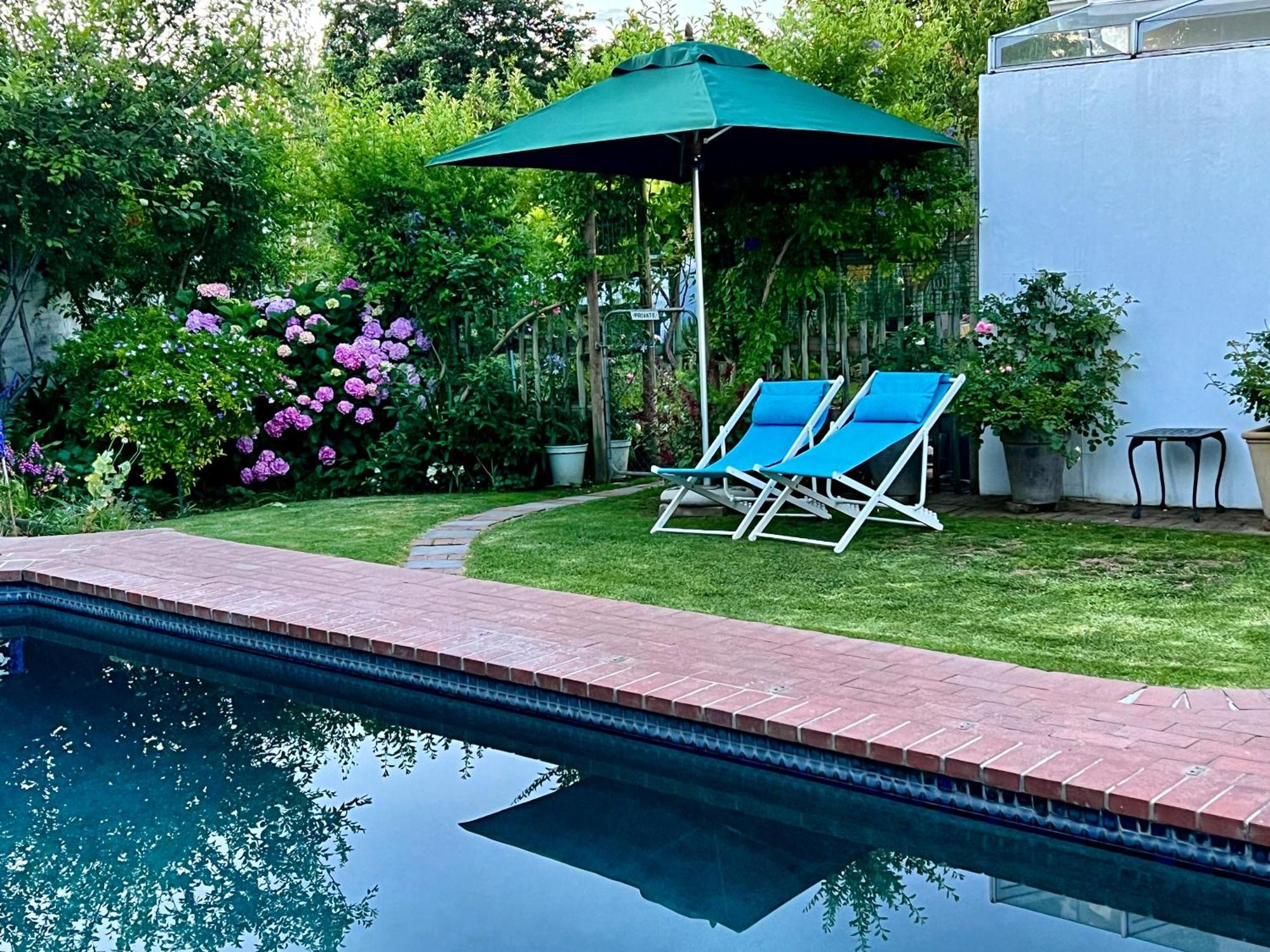 Penelope'S Stellenbosch Bed & Breakfast Exterior photo