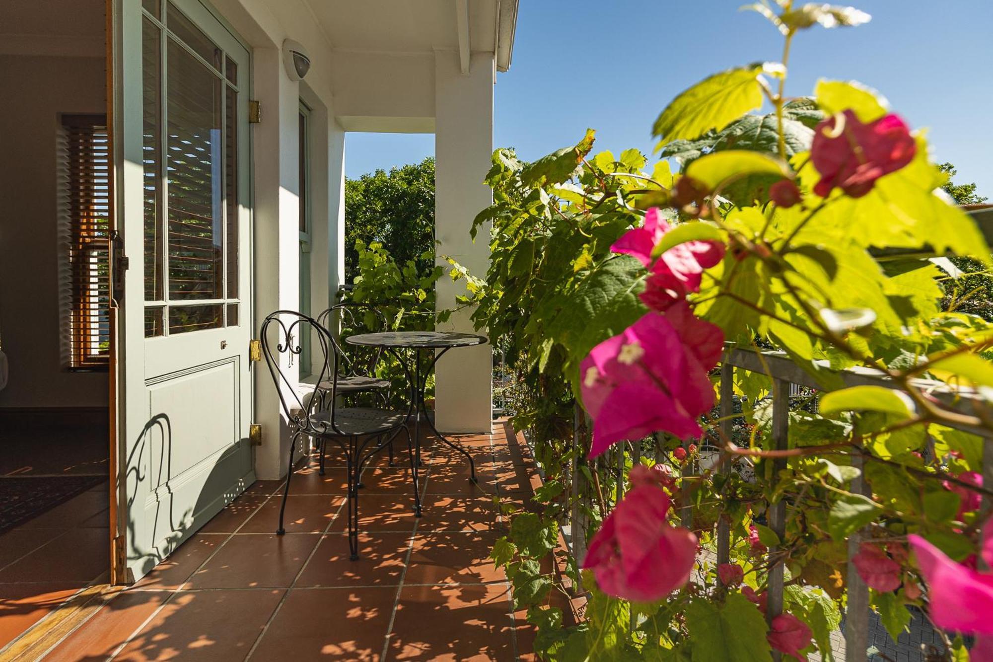 Penelope'S Stellenbosch Bed & Breakfast Exterior photo