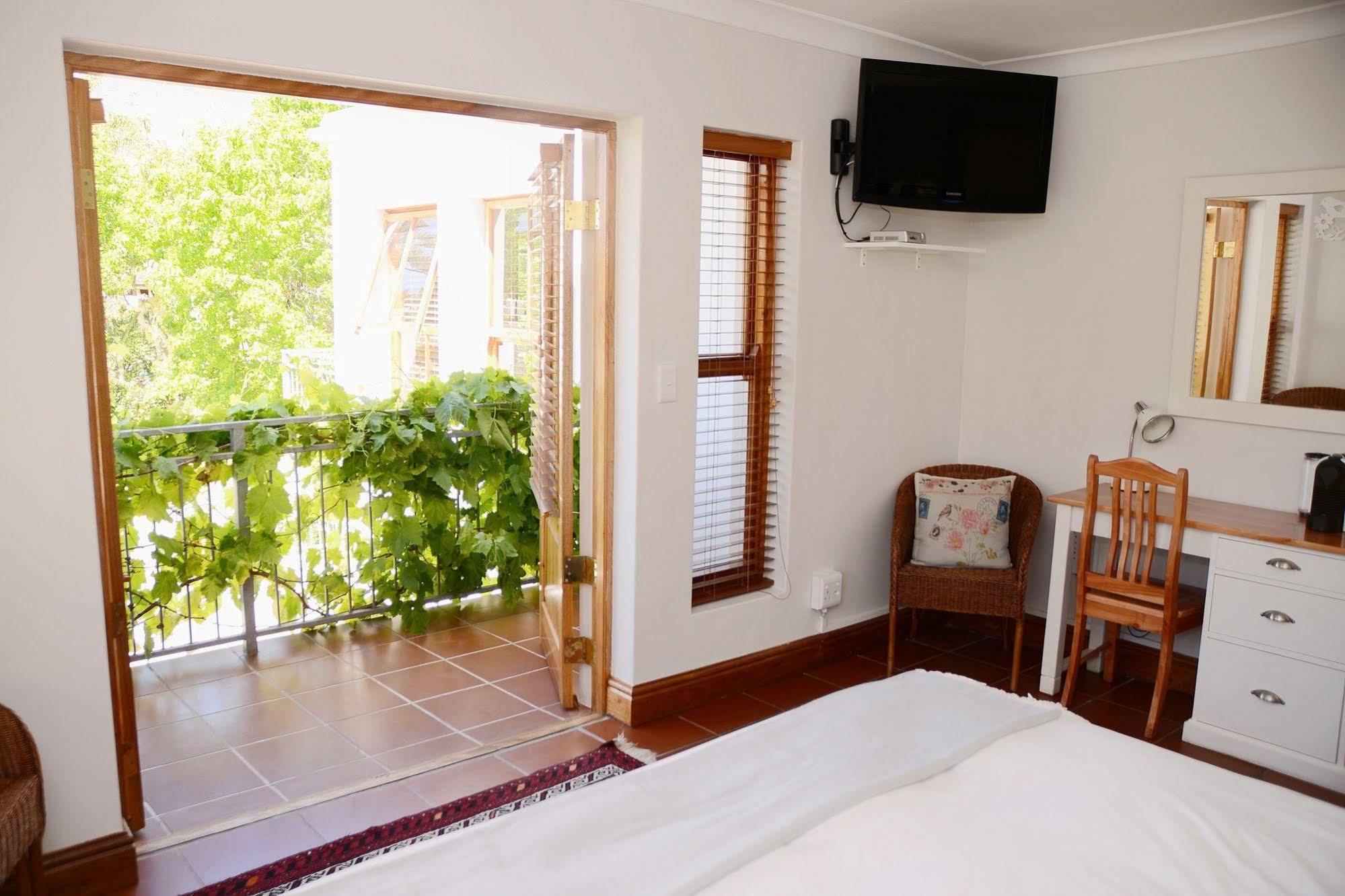 Penelope'S Stellenbosch Bed & Breakfast Exterior photo