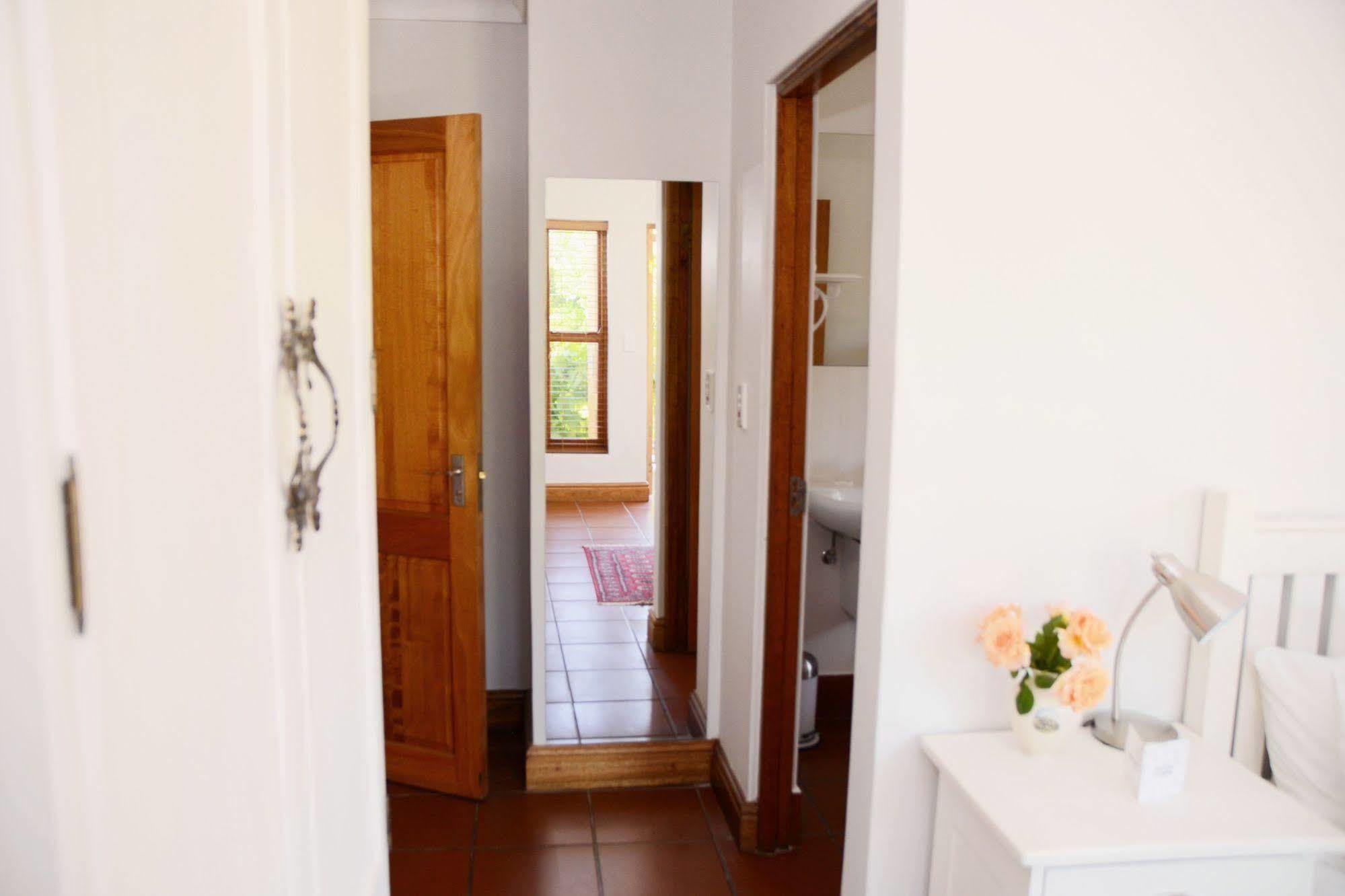 Penelope'S Stellenbosch Bed & Breakfast Exterior photo