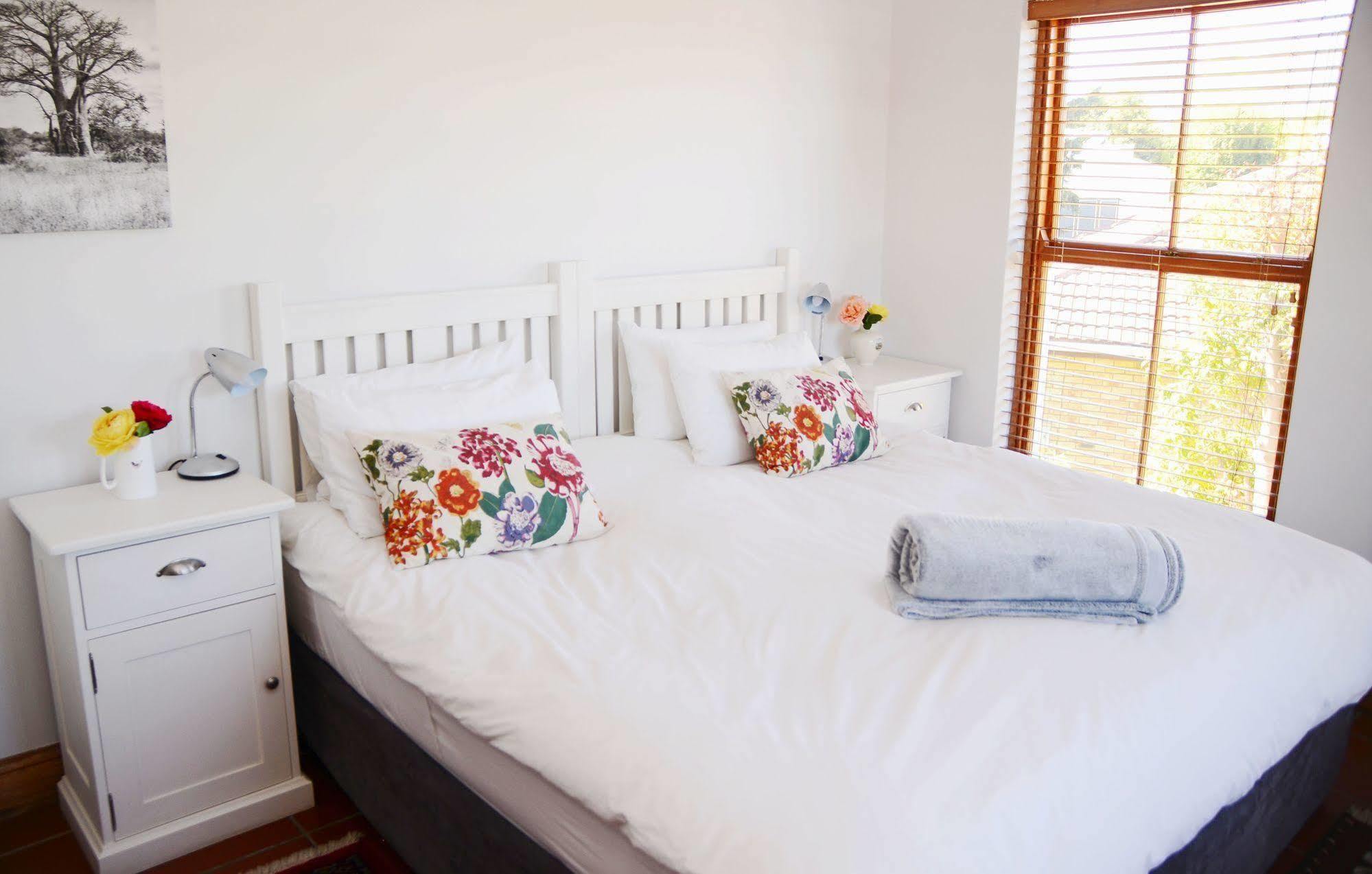 Penelope'S Stellenbosch Bed & Breakfast Exterior photo